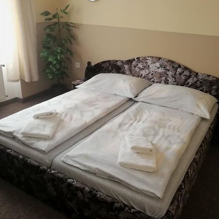 Hotel Wertheim Prag Exteriör bild