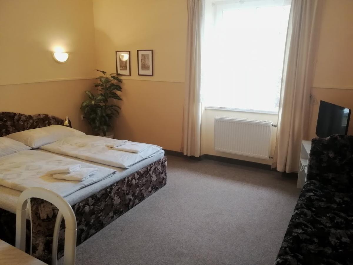 Hotel Wertheim Prag Exteriör bild