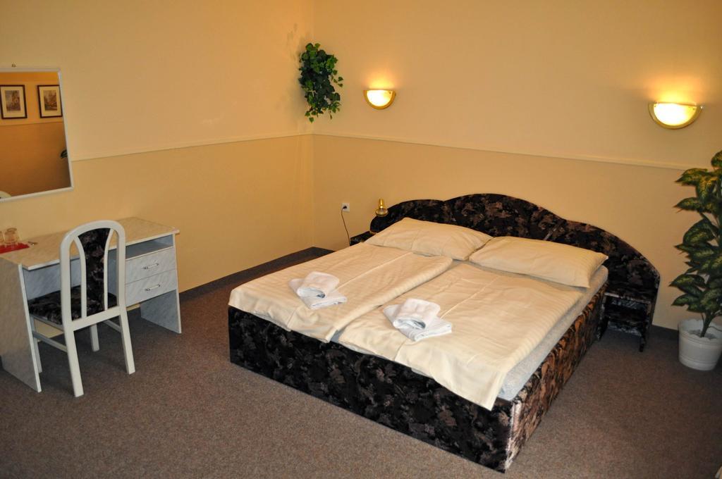 Hotel Wertheim Prag Rum bild