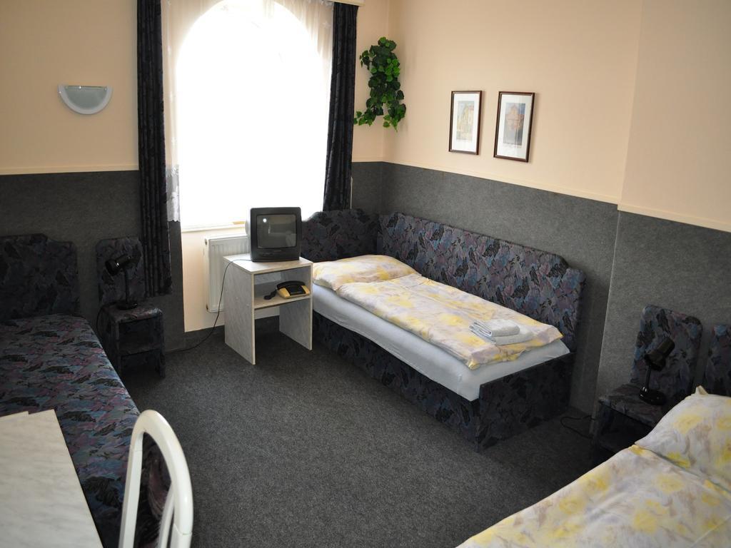 Hotel Wertheim Prag Rum bild