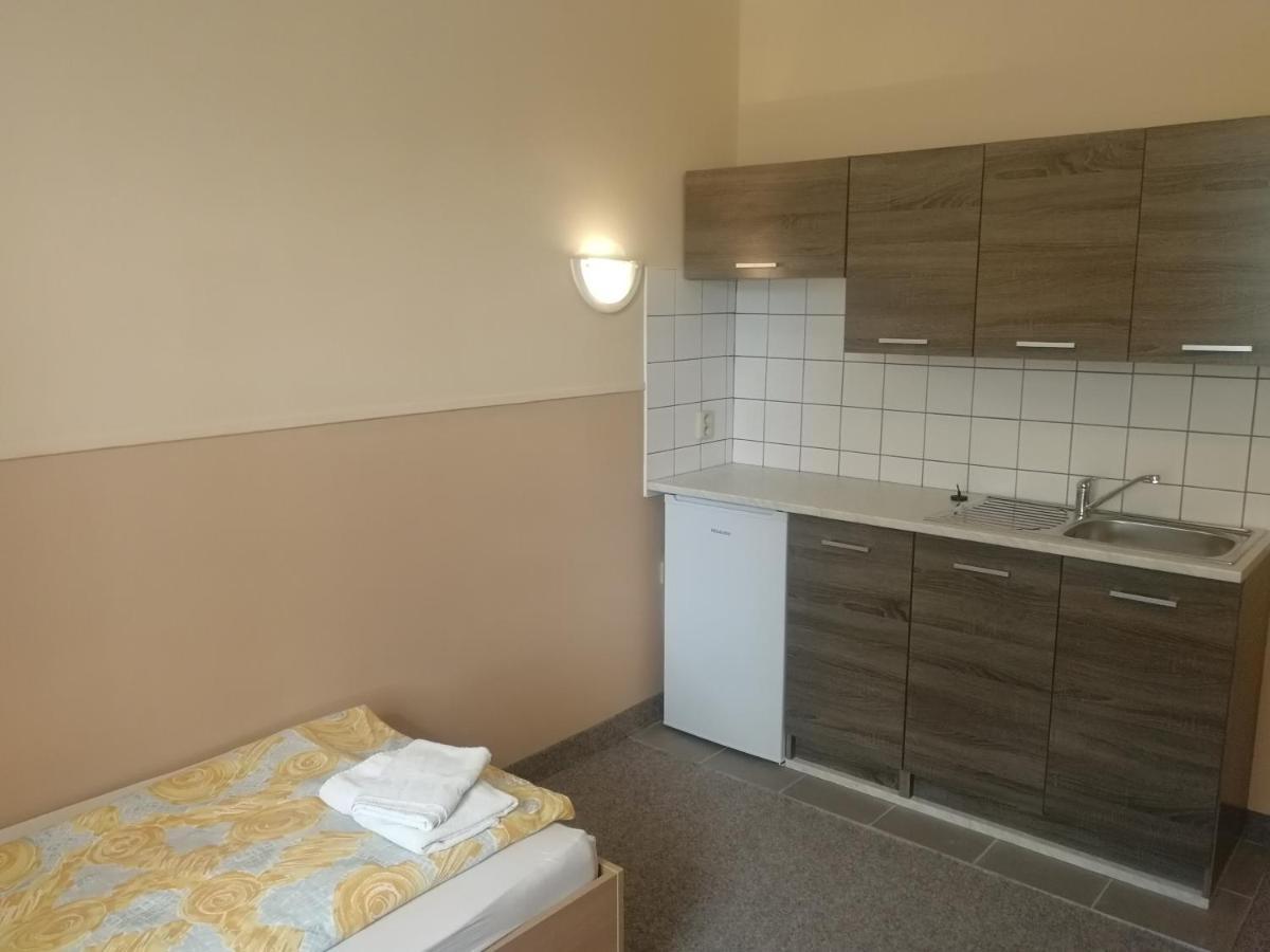 Hotel Wertheim Prag Exteriör bild