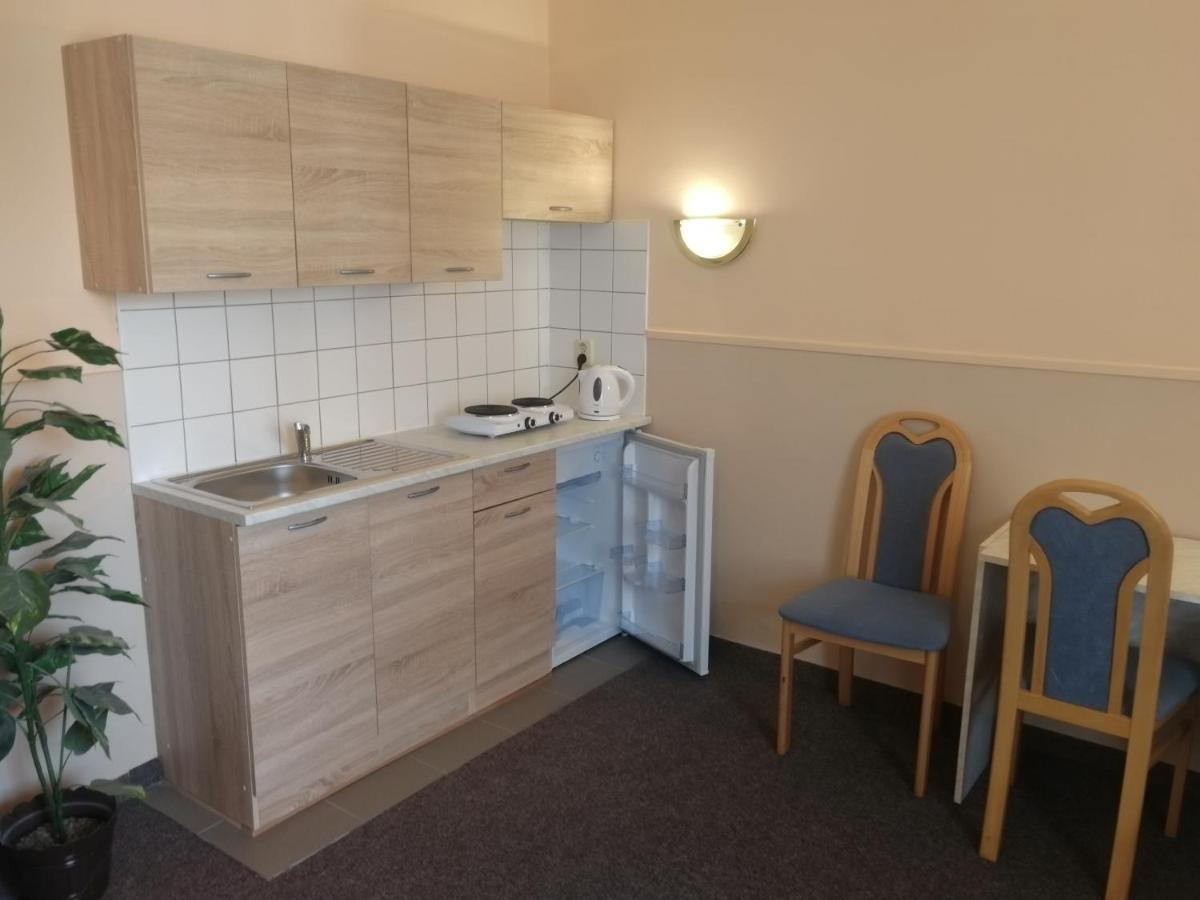 Hotel Wertheim Prag Exteriör bild